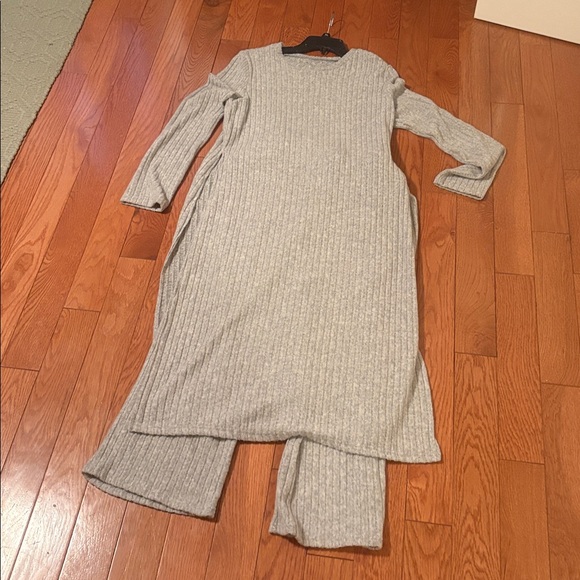 Gray Ribbed Knit Lounge Set - Picture 3 of 5